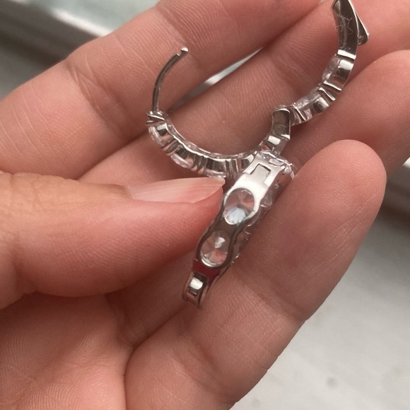 Hoops - Picture 5 of 8